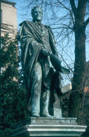 Denkmal für Gottlob Ludwig Demiani : Denkmal für Gottlob Ludwig Demiani. Bronze (1860-1862; J. Schilling). Görlitz, Demianiplatz