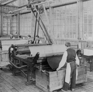 VII. Einsprengmaschine : Technikgeschichte | Technologie | Fasern, Gespinste und Gewebe | Leinenindustrie | Bleiche und Appretur
