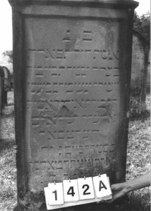 Grabstein 142A