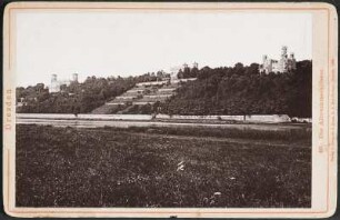 Dresden. Blick über die Elbe auf die Albrechtsschlösser (Elbschlösser)