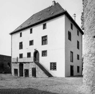 Burg und ehem. Rentamt; Rockenberg, Obergasse 3, Obergasse 3a, Obergasse 3b, Ziegelgasse