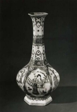 Sechskantige bauchige Flaschenvase