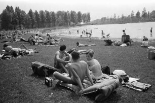 Badebetrieb im Rheinstrandbad Rappenwört.