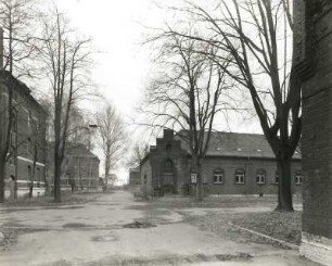 Wurzen, Juelstraße. Kasernen mit Fuhrpark-Komplex (um 1900). Kasernen und Geräte- und Lagerhalle