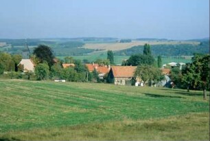 Ortsansicht und Landschaft