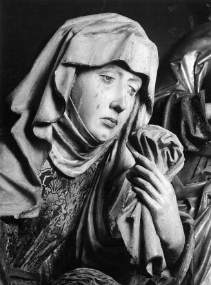 Peringsdörfer-Altar : Peringsdörfer-Altar. Holz, geschnitzt, gefaßt, bemalt (1486/1488; Malereien M. Wolgemut). Trauernde Maria aus der Beweinungsgruppe im Mittelschrein. Nürnberg, Friedenskirche