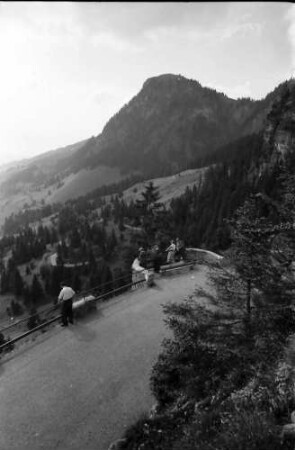 Bad Oberdorf: Schöne Aussicht auf der Oberjochstraße, Blick auf Kehren