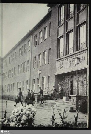 39 Die neuerbaute Mittelschule Merseburg-Süd