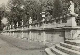 Potsdam, Schloss Sanssouci, Holländischer Garten, Puttenmauer
