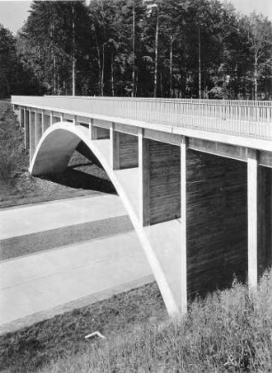 Überführung des Weges Maichingen - Vaihingen "Rotes Steigle" in km 208,774