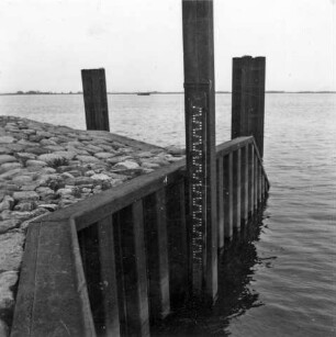 Lattenpegel Glückstadt/Elbe