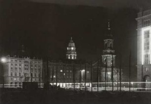 Ansicht mit Rathausturm und Kreuzkirche (von der Ernst-Thälmann-Straße)