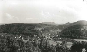 Sächsische Schweiz. Krippen gegen die Zschirnsteine. Blick vom Ostrauer Elbhang