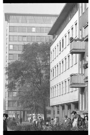 Kleinbildnegativ: Rathaus Kreuzberg, 1976