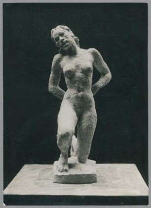 Kniende, 1925, Gips