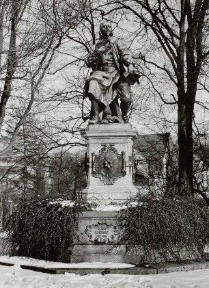 Jakob-Böhme-Denkmal (1898; Eisengießerei Lauchhammer nach Entwurf von J. Pfuhl). Görlitz, Park des Friedens
