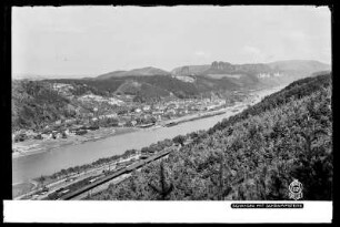 Blick auf Bad Schandau und die Schrammsteine