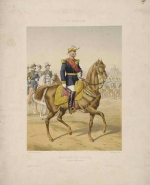 Französischer Marschall zu Pferd, in Uniform, Mütze und Schärpe mit Orden, Marschallstab haltend begleitet vom Offizierskorps eine Kavallerie-Formation abnehmend