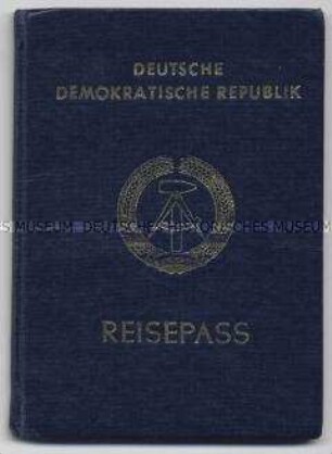 Reisepass der DDR - Personenkonvolut