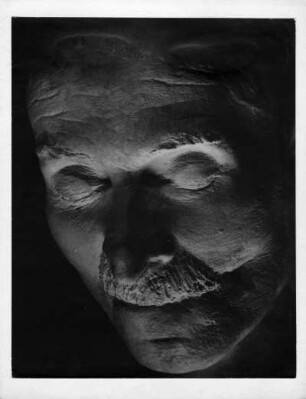 Totenmaske eines bärtigen Mannes