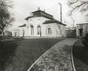 Dresden-Strehlen, Franz-Liszt-Straße. Pavillon (ehem. Privat-Eisenbahnstation Königliche Villa). 1897; G. R. Frölich. Ansicht von Süden