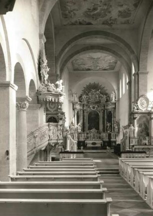 Huy-Dingelstedt. Benediktinerkloster Huysburg auf dem Gipfel des Huywaldes. Benediktinerkirche (12. Jahrhundert begonnen). Inneres durch das Hauptschiff nach Osten (Chorschranken geöffnet)