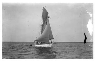 Segelboot auf offener See