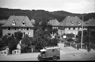 Freiburg i. Br.: Siedlung Hansjakobstraße mit Postauto