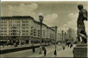 Die Stalinallee in Berlin
