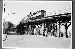 Berlin: Hochbahn am Schlesischen Tor