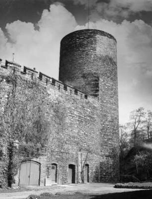 Niederheimbach. Heimburg (1294). Teilansicht mit Bergfried