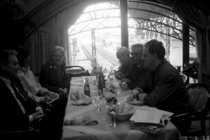 Frankfurt: Hauptbahnhof; Gruppen: Wir (Pragher's), Gerhardt, Pu ... im City-Restaurant