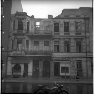 Negativ: Ruine, Winterfeldtstraße 3, 1951