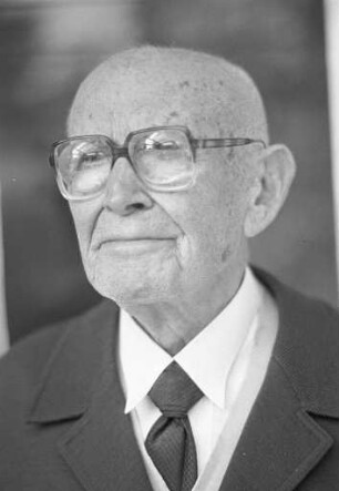 102. Geburtstag des Oberstudienrats i.R. Josef Dolland