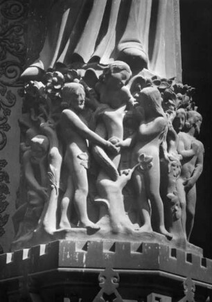 Nordwestportal (Marienportal) — Trumeau