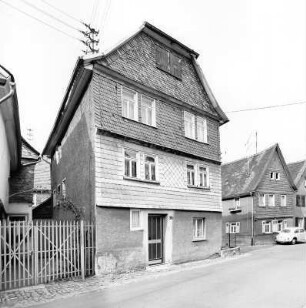 Fachwerkwohnhaus; Nidda, Schloßgasse 20, Krugsche Gasse 4