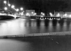 Weserbrücke Bremen bei Sturmflut