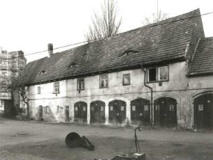 Dresden-Strehlen, Kreischaer Straße 34. Ehem. Vierseithof (1697, 1847). Wohnstallhaus. Hofansicht