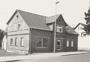 Wohnhaus mit Ladeneinbau