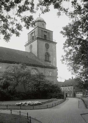 Neumünster, Vicelinkirche : Neumünster. Vicelinkirche. Teilansicht von Nordosten