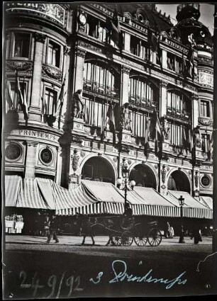 Paris. Les Magasins Printemps, von der Rue du Havre aus gesehen