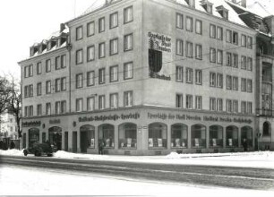 Dresden-Striesen, Borsbergstraße. Sparkasse der Stadt Dresden und Stadtbank. Eckansicht mit Fassade Carlowitzstraße