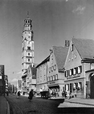 Lauingen (Donau). Herzog-Georg-Straße. Ansicht mit Schimmelturm (1457-1478)