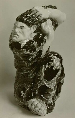 Figur : Bemalte Fayencefigur von Bernhard Hoetger. Dresden, Kunstgewerbemuseum