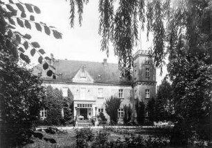 Kraśnik Dolny (Nieder-Schönfeld). Schloss (2. H. 17. Jh., 19. Jh.). Gartenseite mit Turm