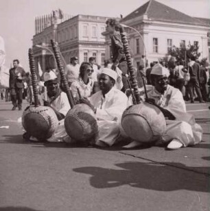 Berlin, X. Weltfestspiele der Jugend und Studenten : X. Weltfestspiele der Jugend und Studenten vom 28. Juli bis 5. August 1973 in Berlin. Musikgruppe aus Guinea