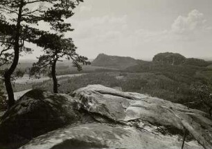 Elbsandsteingebirge. Blick vom Rauenstein zum Großen und Kleinen Bärenstein