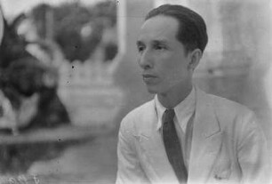 Mann im Anzug (Deutsche Ostasien-Expedition 1937/1939)