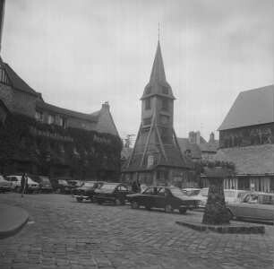 Freistehender Glockenturm