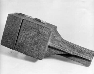 Behältnis. Holz, geschnitzt (vielleicht Germanisches Nationalmuseum Nürnberg)